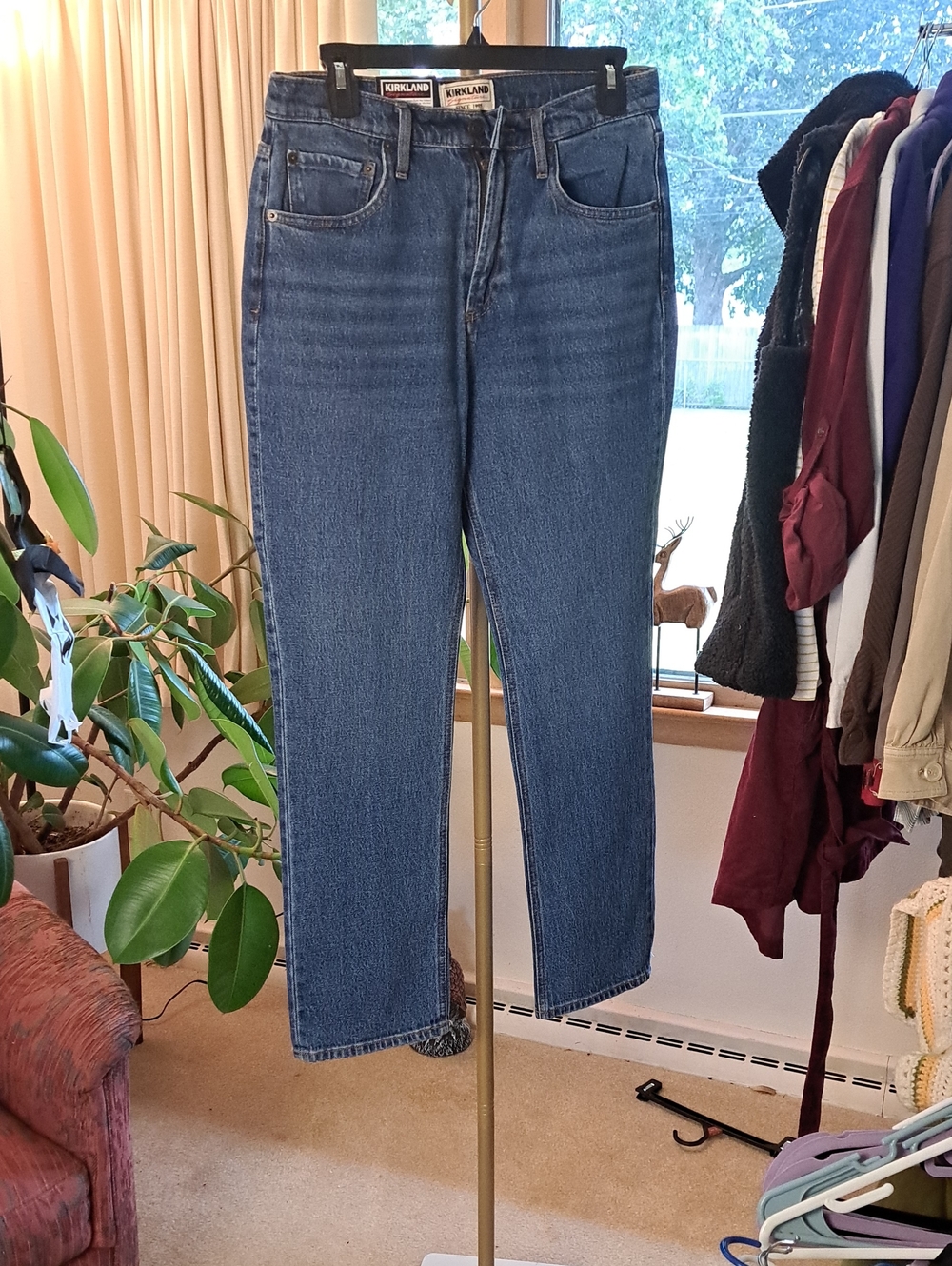 Kirkland Signature Mid Wash Straight Leg Jeans 6 Inseam 28"